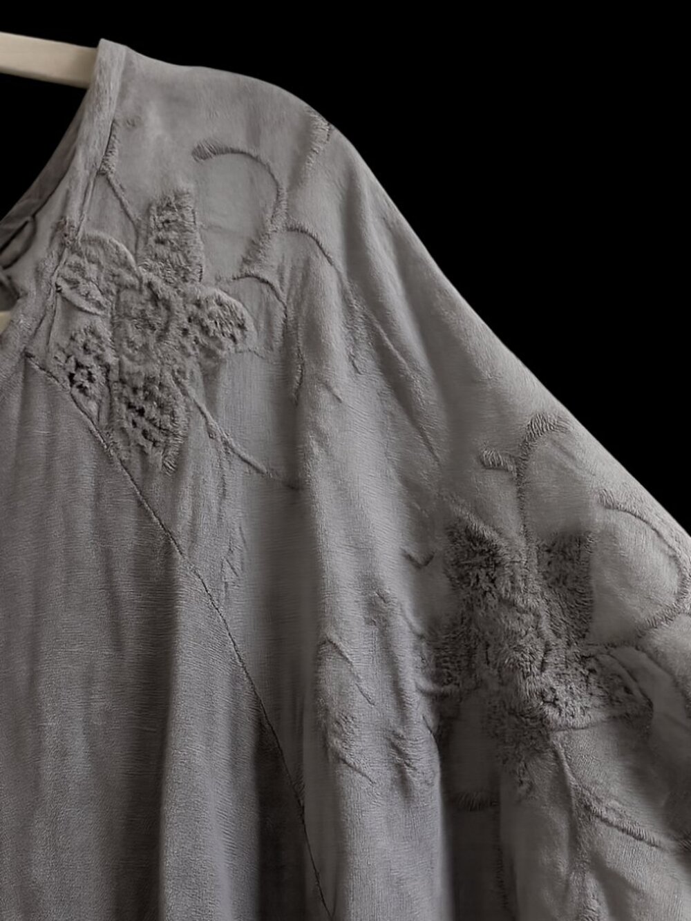 Linen shift dress with embroidered sleeve detail - Picture 3 of 3